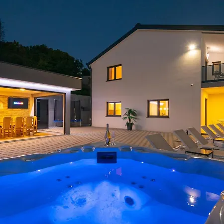 Beautiful In Holiday home *