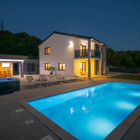 Holiday home Beautiful In