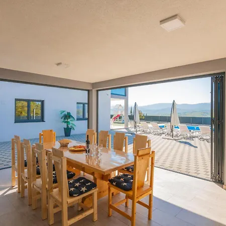 Beautiful In Holiday home *